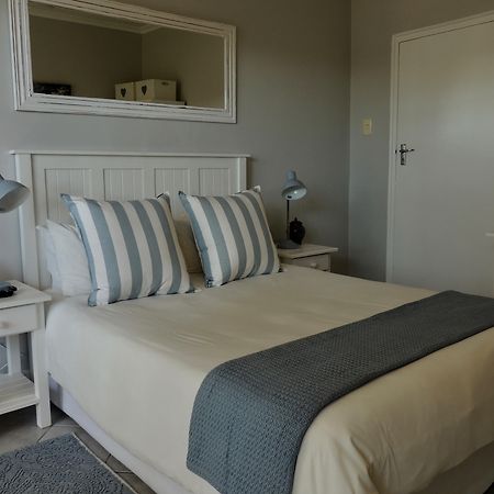 La Mer Guesthouse Порт Елизабет Екстериор снимка