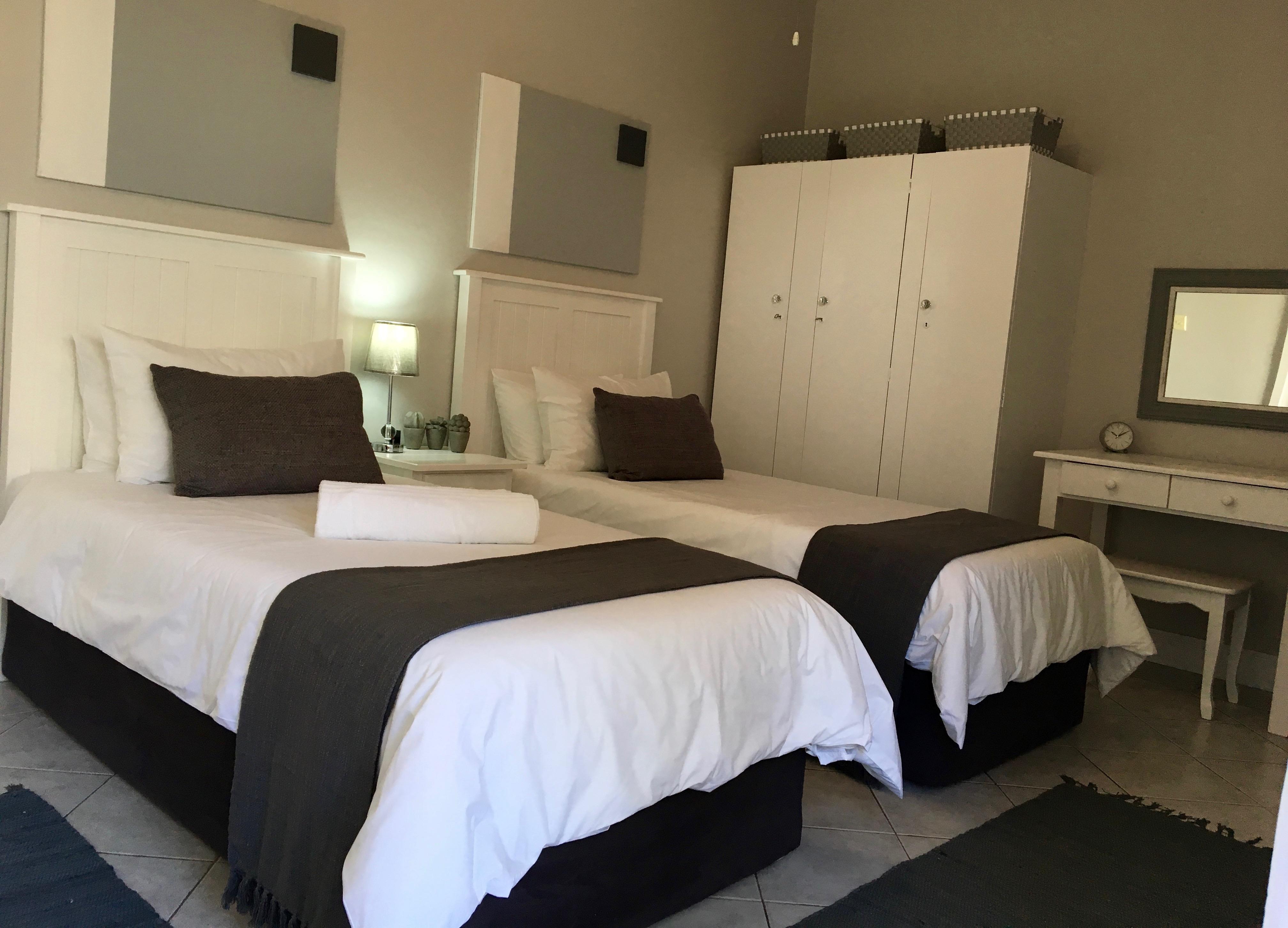 La Mer Guesthouse Порт Елизабет Екстериор снимка