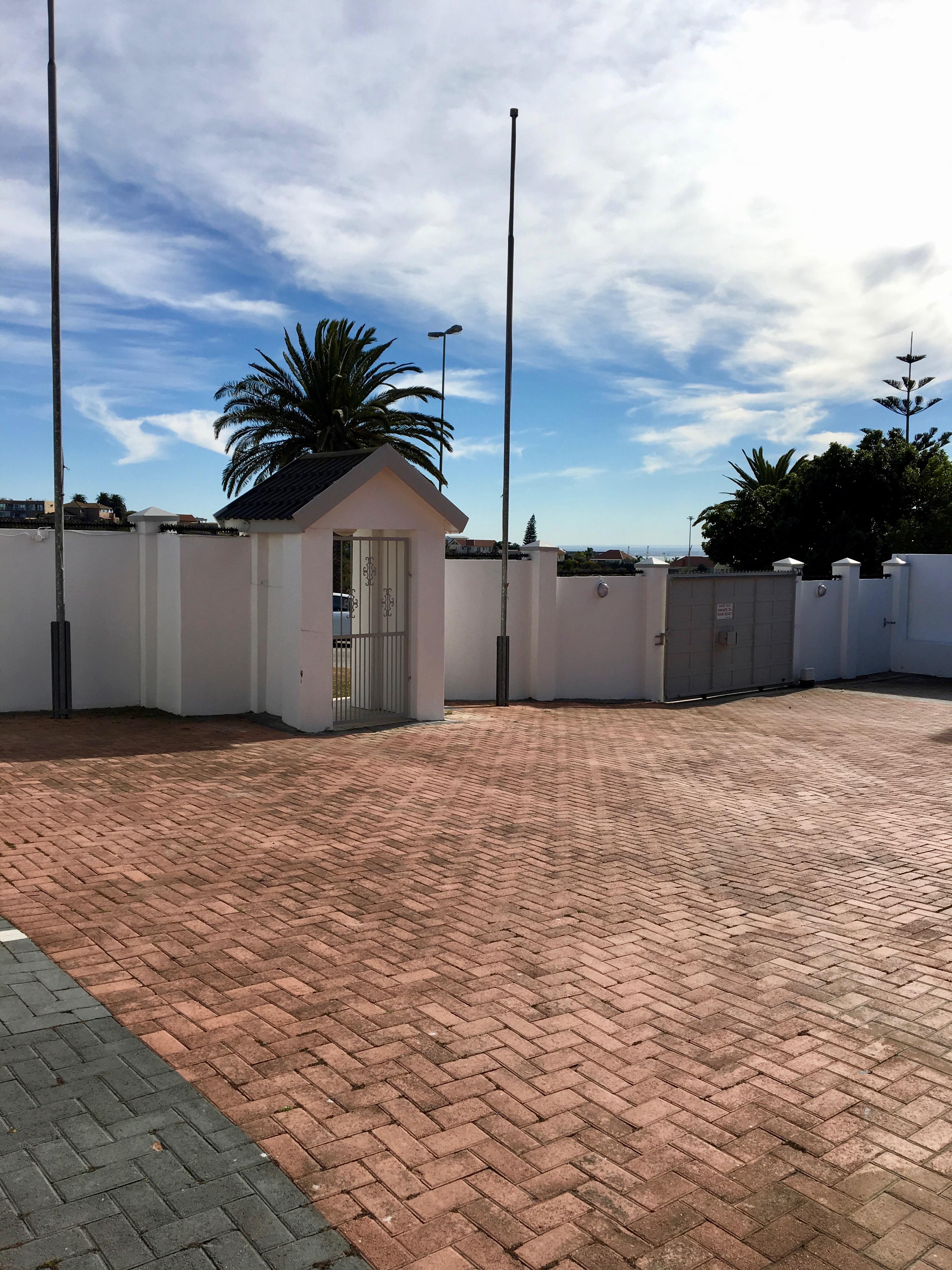 La Mer Guesthouse Порт Елизабет Екстериор снимка