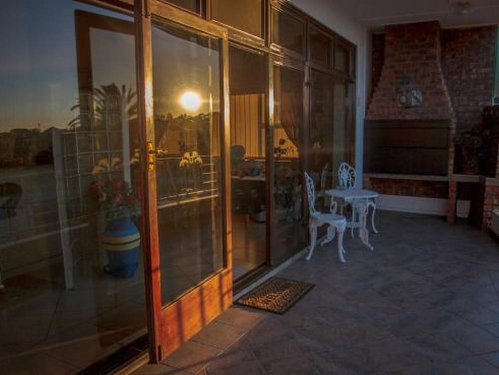 La Mer Guesthouse Порт Елизабет Екстериор снимка