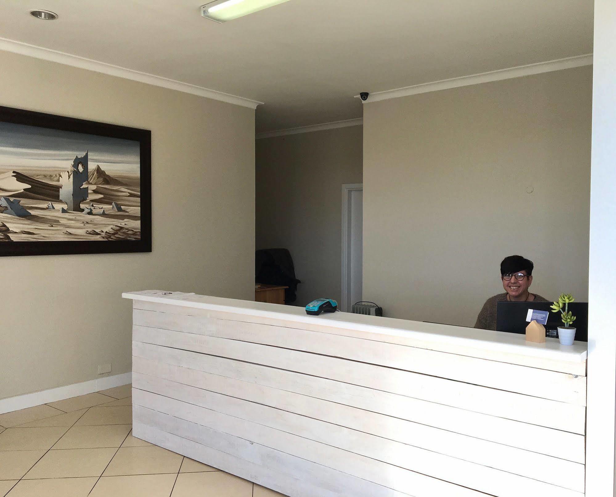 La Mer Guesthouse Порт Елизабет Екстериор снимка
