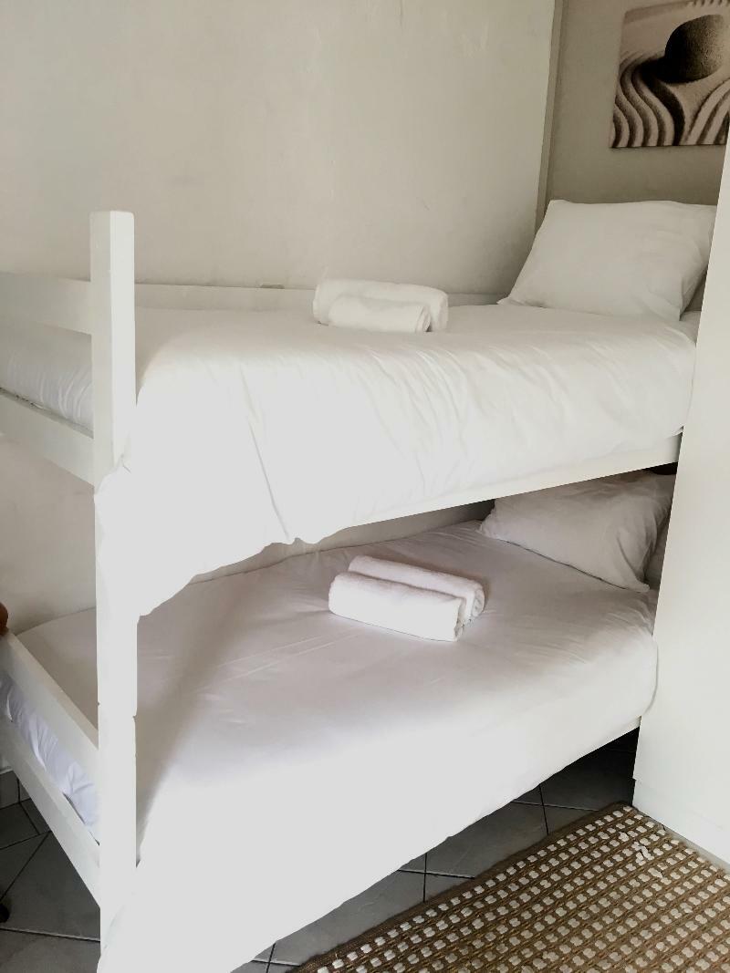La Mer Guesthouse Порт Елизабет Екстериор снимка