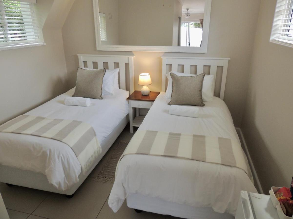 La Mer Guesthouse Порт Елизабет Екстериор снимка