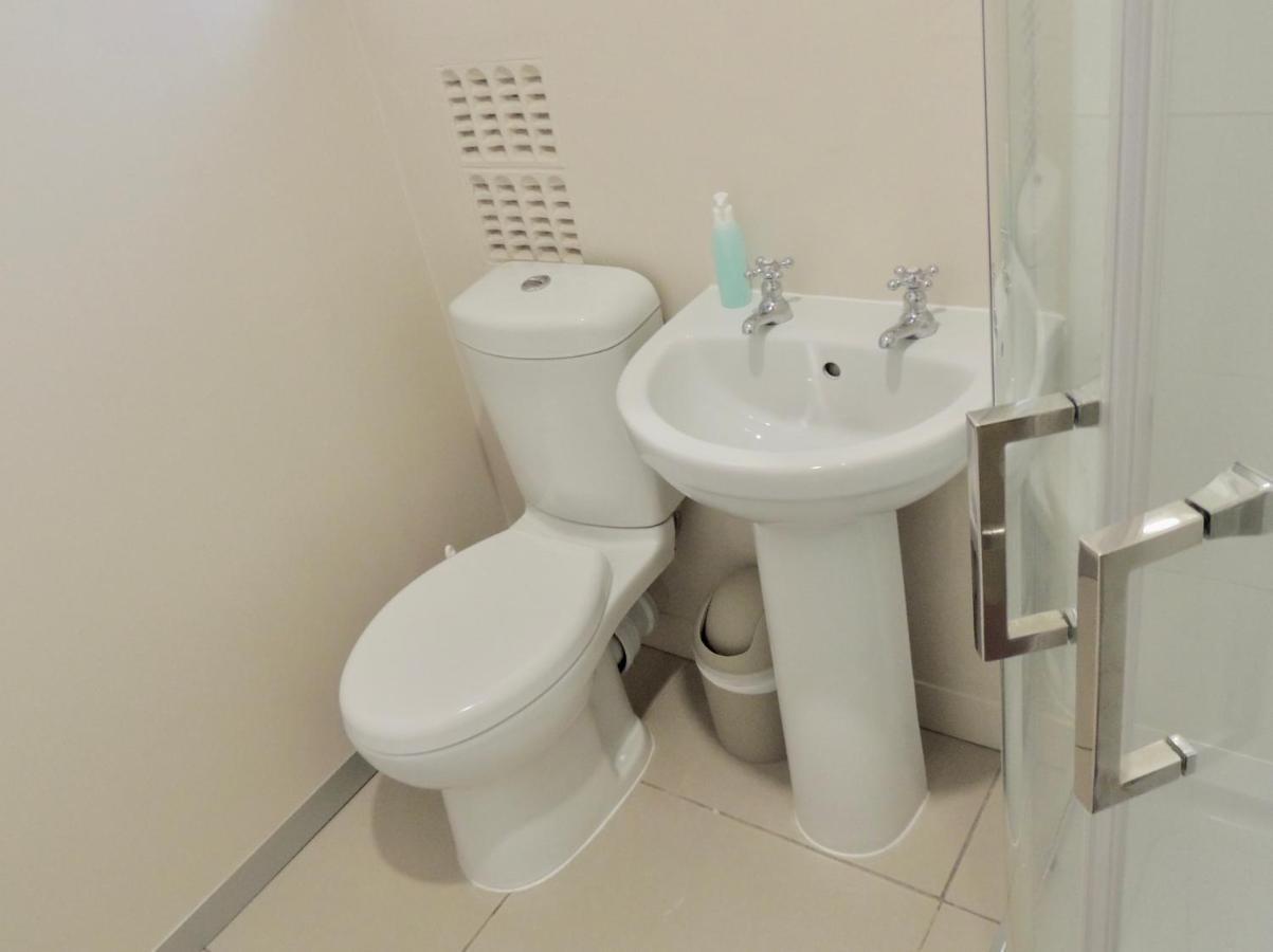 La Mer Guesthouse Порт Елизабет Екстериор снимка